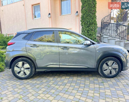 Серый Хендай Kona, объемом двигателя 0 л и пробегом 123 тыс. км за 16000 $, фото 8 на Automoto.ua