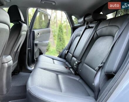 Серый Хендай Kona, объемом двигателя 0 л и пробегом 96 тыс. км за 17200 $, фото 74 на Automoto.ua