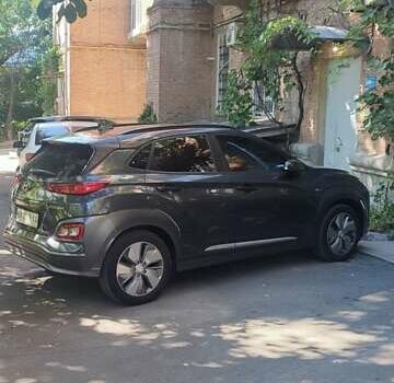 Серый Хендай Kona, объемом двигателя 0 л и пробегом 105 тыс. км за 17999 $, фото 13 на Automoto.ua