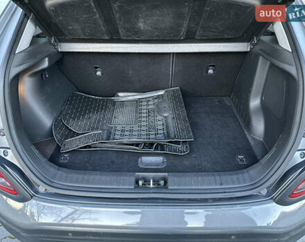 Серый Хендай Kona, объемом двигателя 0 л и пробегом 126 тыс. км за 17300 $, фото 37 на Automoto.ua