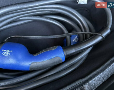 Серый Хендай Kona, объемом двигателя 0 л и пробегом 126 тыс. км за 17300 $, фото 39 на Automoto.ua