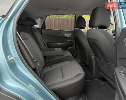 Серый Хендай Kona, объемом двигателя 0 л и пробегом 127 тыс. км за 17650 $, фото 31 на Automoto.ua