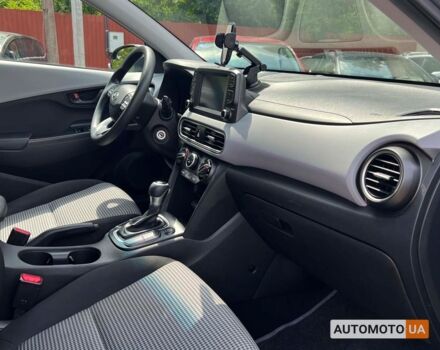 Серый Хендай Kona, объемом двигателя 2 л и пробегом 106 тыс. км за 17600 $, фото 7 на Automoto.ua