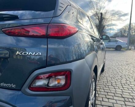 Сірий Хендай Kona, об'ємом двигуна 0 л та пробігом 105 тис. км за 18300 $, фото 7 на Automoto.ua