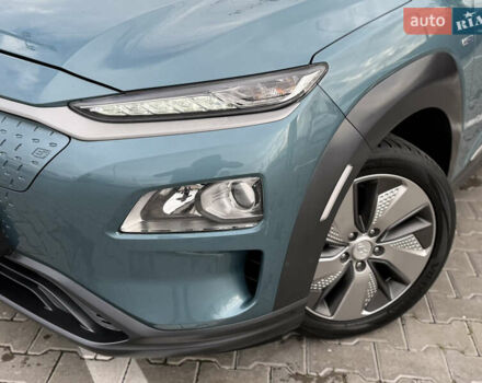 Серый Хендай Kona, объемом двигателя 0 л и пробегом 127 тыс. км за 17650 $, фото 12 на Automoto.ua