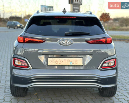 Серый Хендай Kona, объемом двигателя 0 л и пробегом 126 тыс. км за 17300 $, фото 16 на Automoto.ua