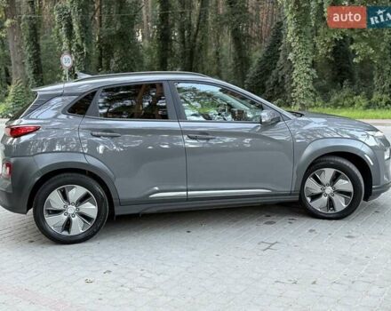 Серый Хендай Kona, объемом двигателя 0 л и пробегом 96 тыс. км за 17200 $, фото 9 на Automoto.ua