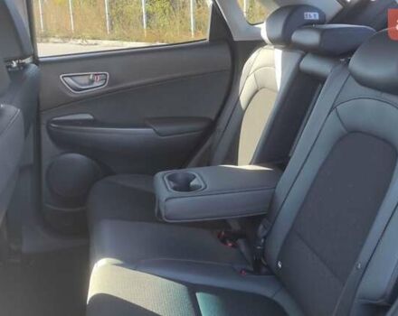Сірий Хендай Kona, об'ємом двигуна 0 л та пробігом 71 тис. км за 17500 $, фото 1 на Automoto.ua