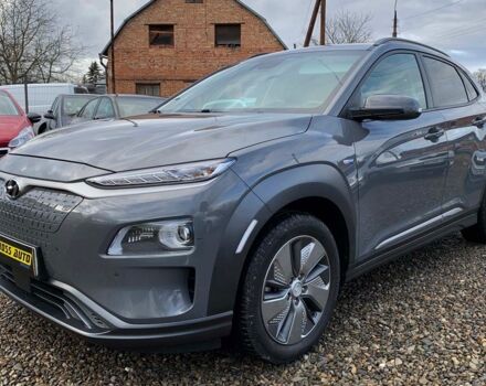 Серый Хендай Kona, объемом двигателя 64 л и пробегом 119 тыс. км за 17900 $, фото 2 на Automoto.ua
