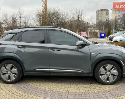 Серый Хендай Kona, объемом двигателя 0 л и пробегом 164 тыс. км за 16999 $, фото 7 на Automoto.ua