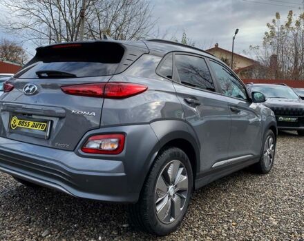 Серый Хендай Kona, объемом двигателя 64 л и пробегом 119 тыс. км за 17900 $, фото 4 на Automoto.ua