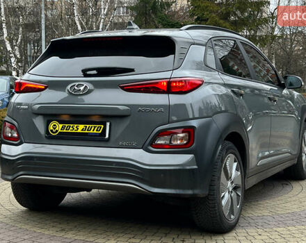 Серый Хендай Kona, объемом двигателя 0 л и пробегом 164 тыс. км за 16999 $, фото 6 на Automoto.ua