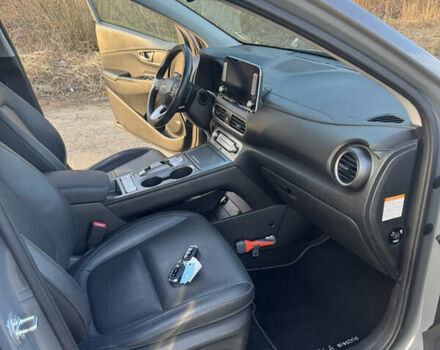 Серый Хендай Kona, объемом двигателя 0 л и пробегом 92 тыс. км за 15900 $, фото 23 на Automoto.ua