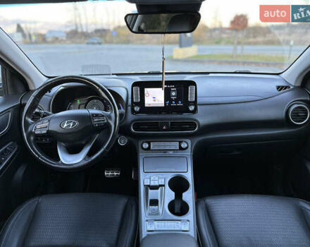 Серый Хендай Kona, объемом двигателя 0 л и пробегом 126 тыс. км за 17300 $, фото 85 на Automoto.ua