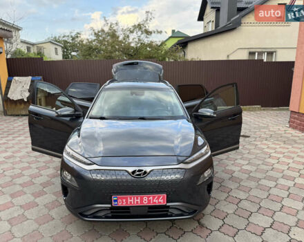 Серый Хендай Kona, объемом двигателя 0 л и пробегом 65 тыс. км за 16399 $, фото 25 на Automoto.ua