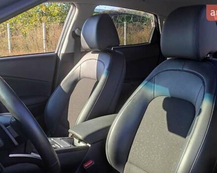 Сірий Хендай Kona, об'ємом двигуна 0 л та пробігом 71 тис. км за 17500 $, фото 34 на Automoto.ua