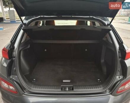 Сірий Хендай Kona, об'ємом двигуна 0 л та пробігом 114 тис. км за 17300 $, фото 23 на Automoto.ua