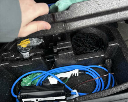 Серый Хендай Kona, объемом двигателя 0 л и пробегом 115 тыс. км за 19000 $, фото 18 на Automoto.ua