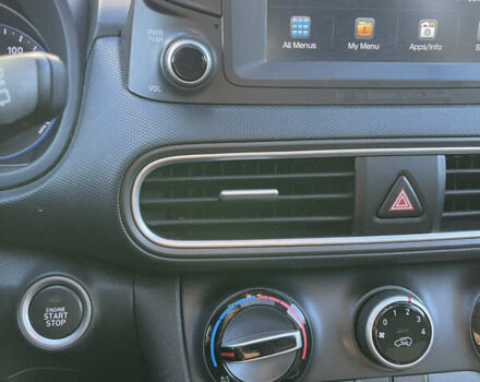 Серый Хендай Kona, объемом двигателя 2 л и пробегом 93 тыс. км за 15900 $, фото 22 на Automoto.ua