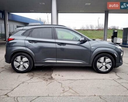 Сірий Хендай Kona, об'ємом двигуна 0 л та пробігом 114 тис. км за 17300 $, фото 6 на Automoto.ua