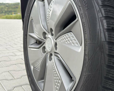 Серый Хендай Kona, объемом двигателя 0 л и пробегом 79 тыс. км за 17200 $, фото 46 на Automoto.ua