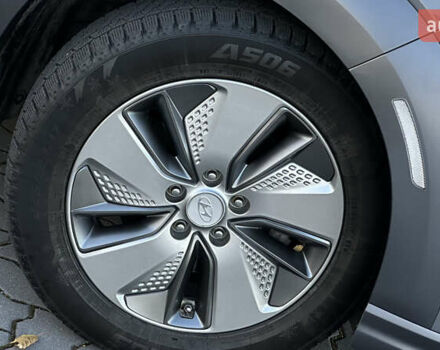 Серый Хендай Kona, объемом двигателя 0 л и пробегом 126 тыс. км за 17300 $, фото 27 на Automoto.ua