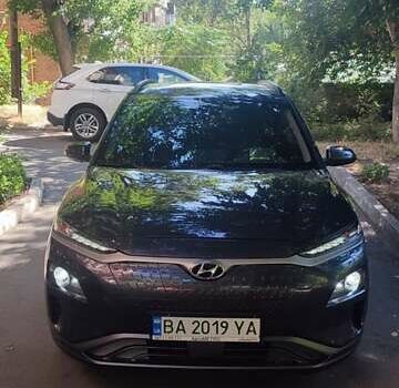 Серый Хендай Kona, объемом двигателя 0 л и пробегом 105 тыс. км за 17999 $, фото 6 на Automoto.ua