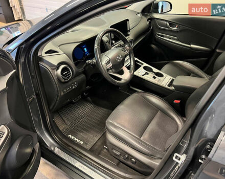 Серый Хендай Kona, объемом двигателя 0 л и пробегом 85 тыс. км за 14450 $, фото 13 на Automoto.ua