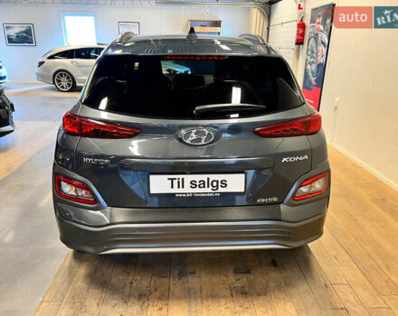 Серый Хендай Kona, объемом двигателя 0 л и пробегом 85 тыс. км за 14450 $, фото 5 на Automoto.ua