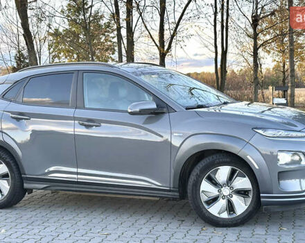 Серый Хендай Kona, объемом двигателя 0 л и пробегом 126 тыс. км за 17300 $, фото 3 на Automoto.ua