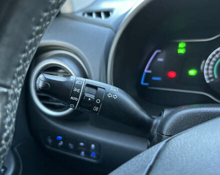 Серый Хендай Kona, объемом двигателя 0 л и пробегом 126 тыс. км за 17300 $, фото 89 на Automoto.ua