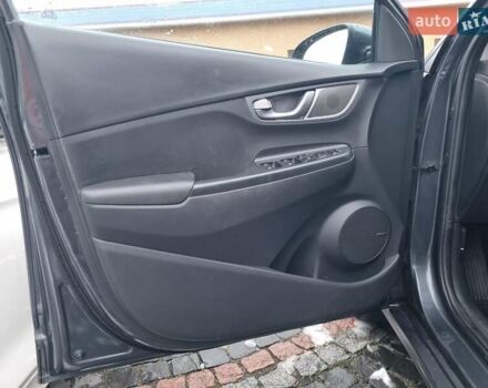 Серый Хендай Kona, объемом двигателя 0 л и пробегом 151 тыс. км за 16399 $, фото 31 на Automoto.ua