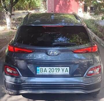 Серый Хендай Kona, объемом двигателя 0 л и пробегом 105 тыс. км за 17999 $, фото 9 на Automoto.ua