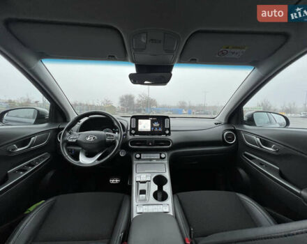 Серый Хендай Kona, объемом двигателя 0 л и пробегом 131 тыс. км за 16500 $, фото 19 на Automoto.ua