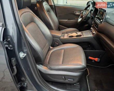 Сірий Хендай Kona, об'ємом двигуна 0 л та пробігом 114 тис. км за 17300 $, фото 27 на Automoto.ua