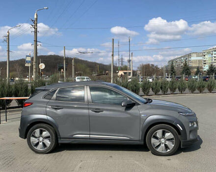 Сірий Хендай Kona, об'ємом двигуна 0 л та пробігом 82 тис. км за 16900 $, фото 3 на Automoto.ua
