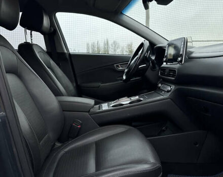 Серый Хендай Kona, объемом двигателя 0 л и пробегом 115 тыс. км за 19000 $, фото 14 на Automoto.ua