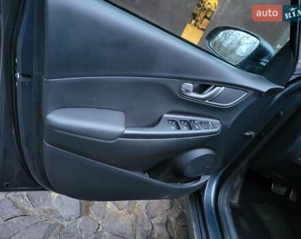 Серый Хендай Kona, объемом двигателя 0 л и пробегом 194 тыс. км за 15800 $, фото 18 на Automoto.ua