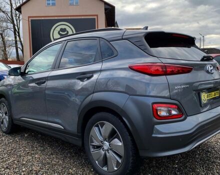 Серый Хендай Kona, объемом двигателя 64 л и пробегом 119 тыс. км за 17900 $, фото 3 на Automoto.ua