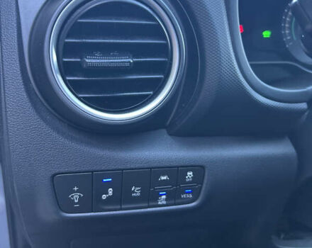 Сірий Хендай Kona, об'ємом двигуна 0 л та пробігом 122 тис. км за 17200 $, фото 11 на Automoto.ua