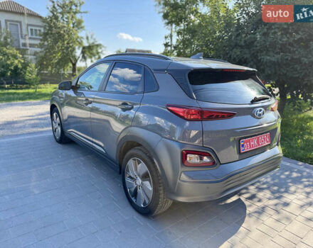 Серый Хендай Kona, объемом двигателя 0 л и пробегом 111 тыс. км за 17778 $, фото 3 на Automoto.ua