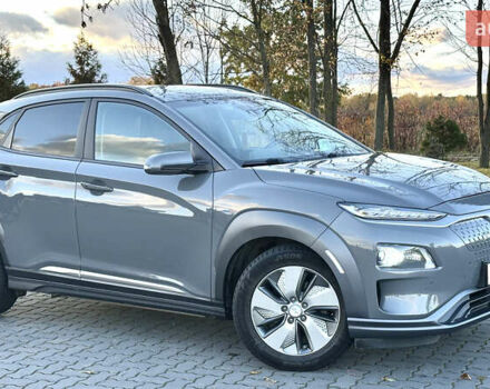 Серый Хендай Kona, объемом двигателя 0 л и пробегом 126 тыс. км за 17300 $, фото 4 на Automoto.ua