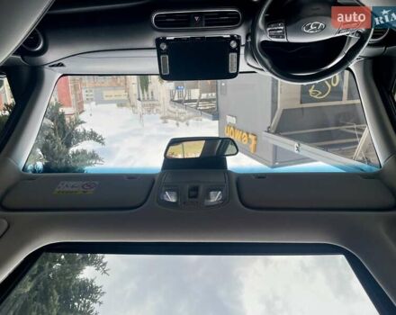Сірий Хендай Kona, об'ємом двигуна 0 л та пробігом 92 тис. км за 17900 $, фото 7 на Automoto.ua