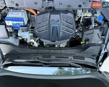 Серый Хендай Kona, объемом двигателя 0 л и пробегом 96 тыс. км за 17200 $, фото 87 на Automoto.ua