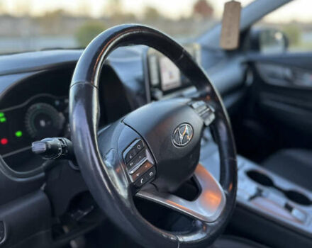 Серый Хендай Kona, объемом двигателя 0 л и пробегом 126 тыс. км за 17300 $, фото 53 на Automoto.ua