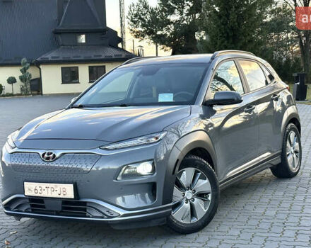 Серый Хендай Kona, объемом двигателя 0 л и пробегом 126 тыс. км за 17300 $, фото 6 на Automoto.ua