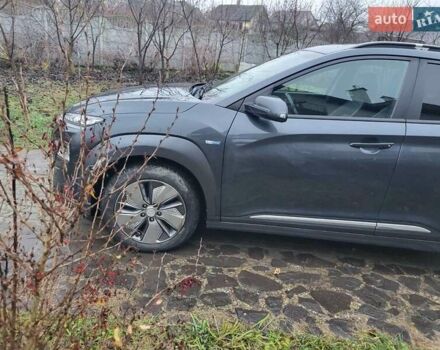 Серый Хендай Kona, объемом двигателя 0 л и пробегом 194 тыс. км за 15800 $, фото 23 на Automoto.ua