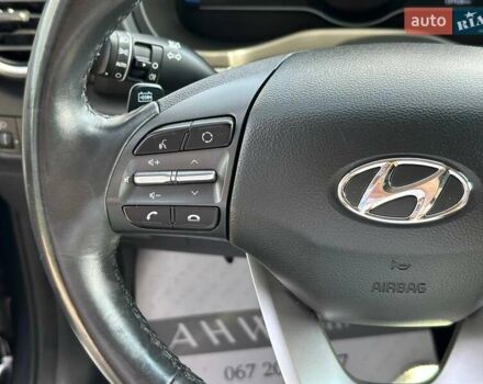 Серый Хендай Kona, объемом двигателя 0 л и пробегом 137 тыс. км за 16700 $, фото 25 на Automoto.ua