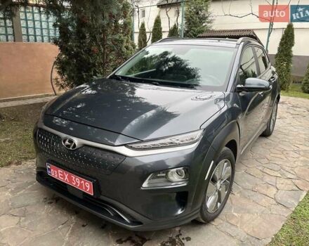 Серый Хендай Kona, объемом двигателя 0 л и пробегом 80 тыс. км за 18900 $, фото 1 на Automoto.ua