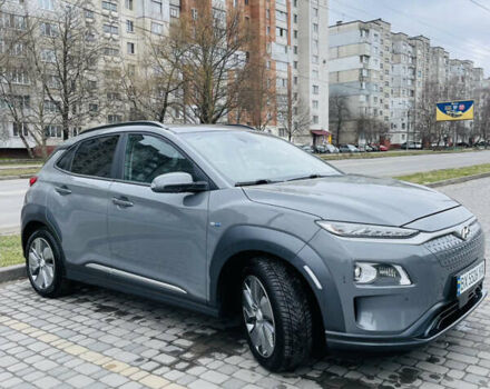 Серый Хендай Kona, объемом двигателя 0 л и пробегом 103 тыс. км за 17999 $, фото 3 на Automoto.ua